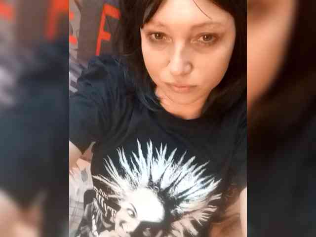 Lena-33 webcam