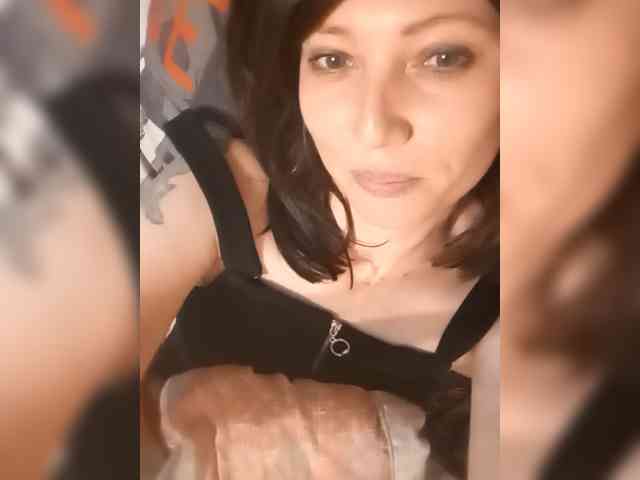 Lena-33 webcam