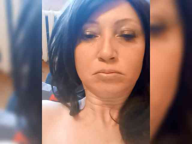 Lena-33 webcam