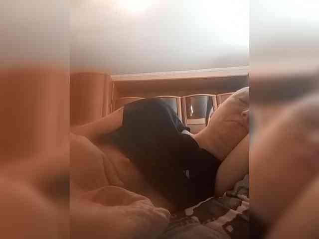 Lena-33 webcam