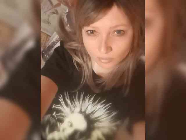 Lena-33 webcam