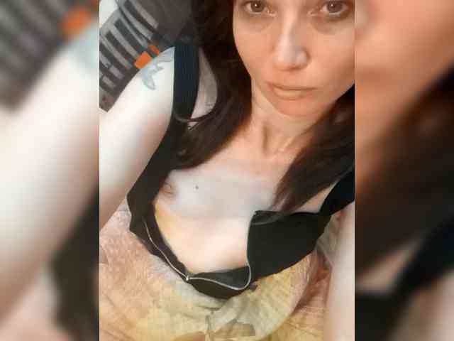 Lena-33 webcam