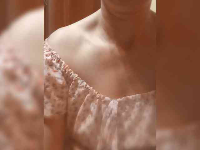 Lena-33 webcam