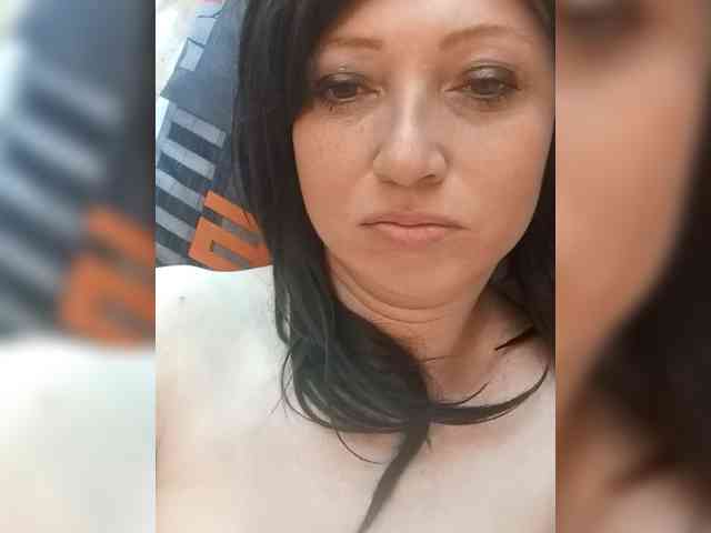 Lena-33 webcam