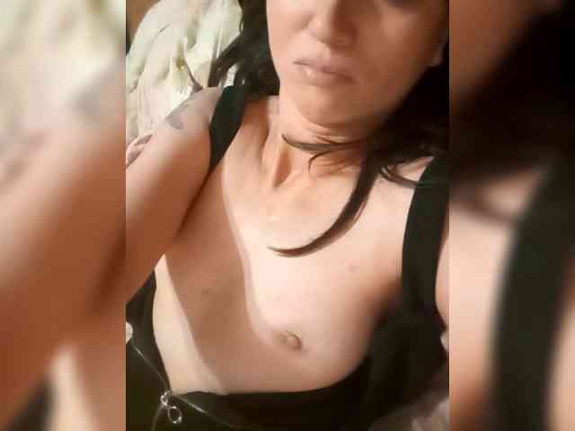 Lena-33 webcam