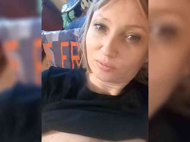 Lena-33 webcam
