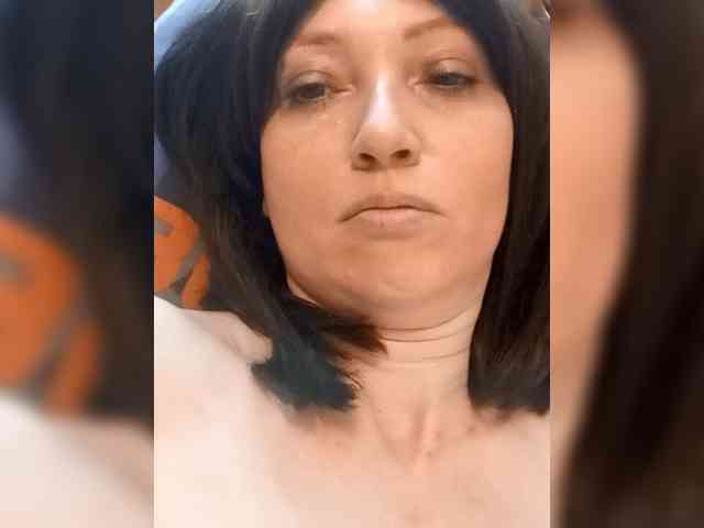 Lena-33 webcam