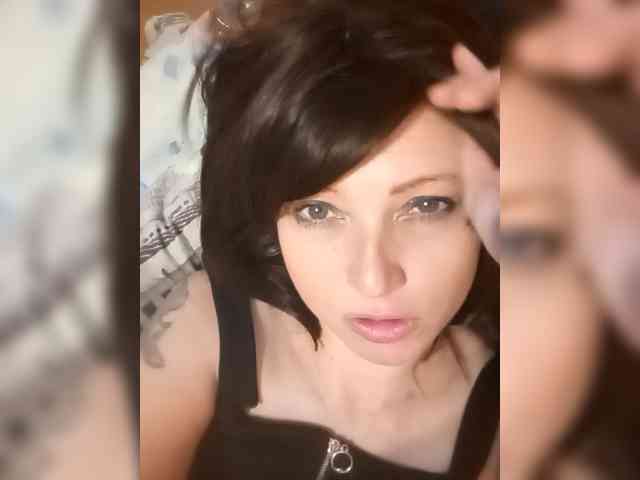 Lena-33 webcam