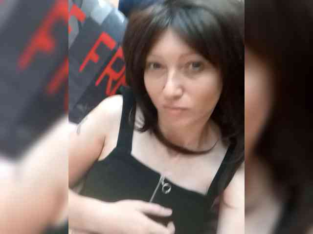 Lena-33 webcam