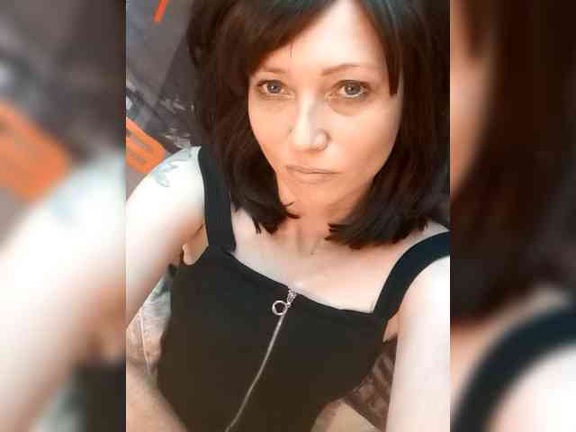 Lena-33 webcam