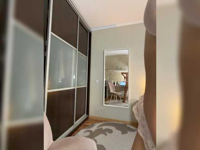 Konfetti's BongaCams show and profile