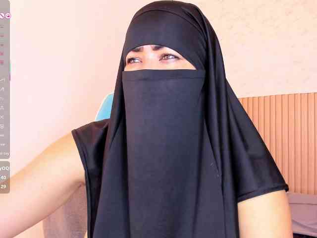 Layla-arabelle Live Webcam on BongaCams
