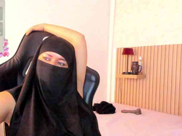 Layla-arabelle Live Webcam on BongaCams