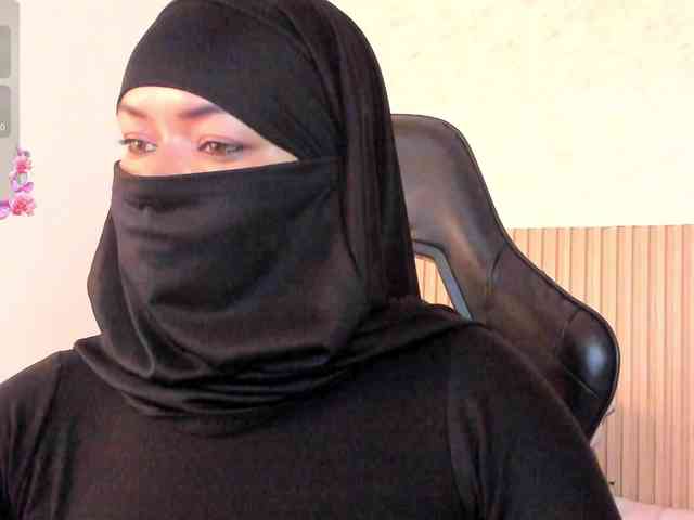 Layla-arabelle Live Webcam on BongaCams