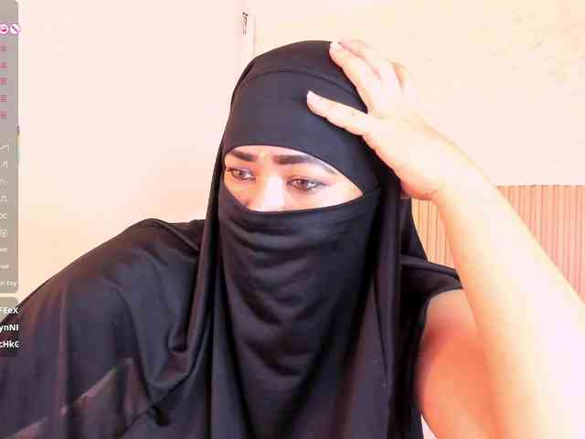 Layla-arabelle Live Webcam on BongaCams