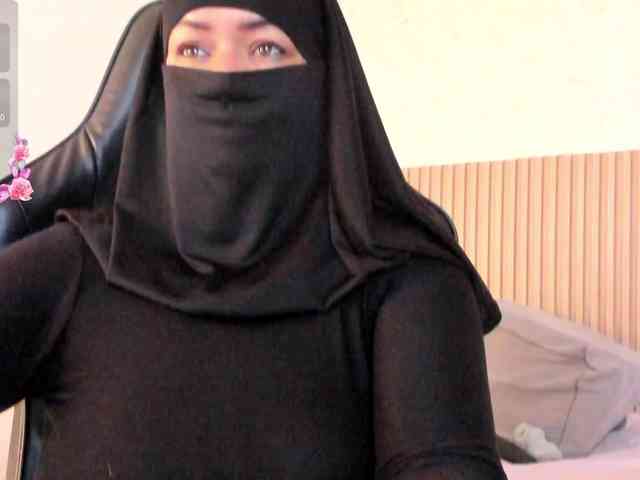Layla-arabelle Live Webcam on BongaCams