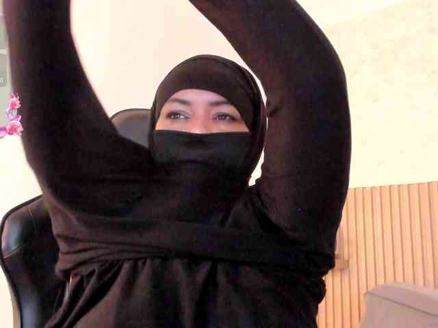 Layla-arabelle Live Webcam on BongaCams