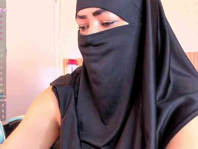 Layla-arabelle Live Webcam on BongaCams