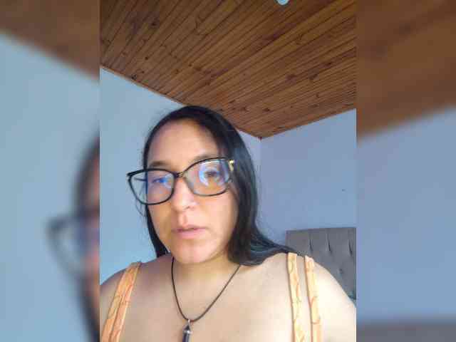 KattyLatina webcam