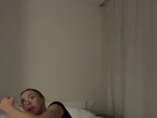 v_-_-_v Porn Show