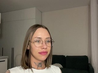 v_-_-_v Porn Show