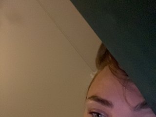 v_-_-_v Porn Show