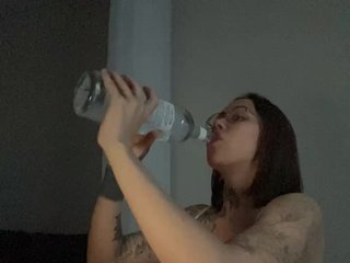 v_-_-_v Porn Show
