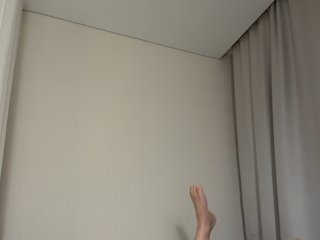 v_-_-_v