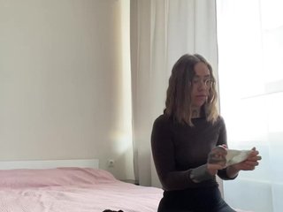 v_-_-_v Porn Show