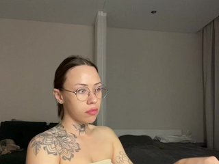 v_-_-_v Porn Show