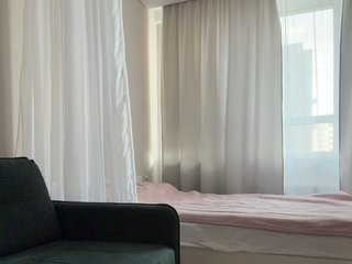 v_-_-_v Porn Show