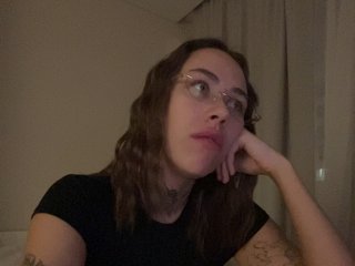 v_-_-_v Porn Show