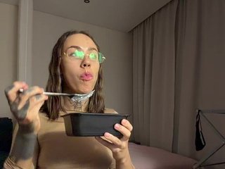 v_-_-_v Porn Show