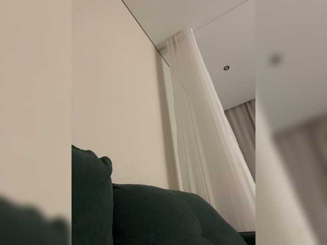 v_-_-_v