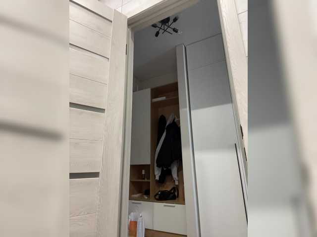 v_-_-_v live cam preview