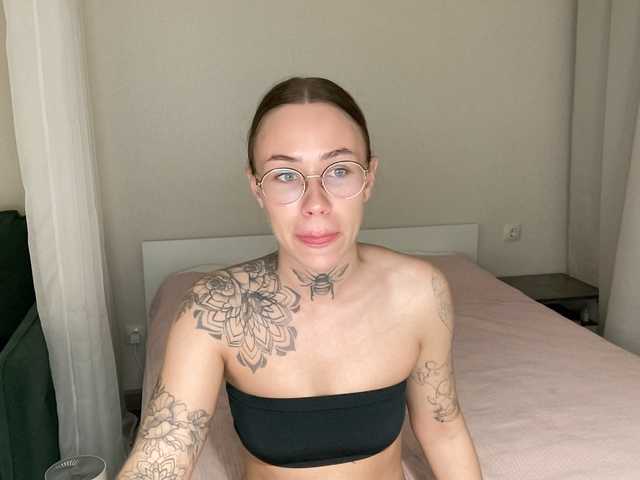 IRAONIC live cam on BongaCams