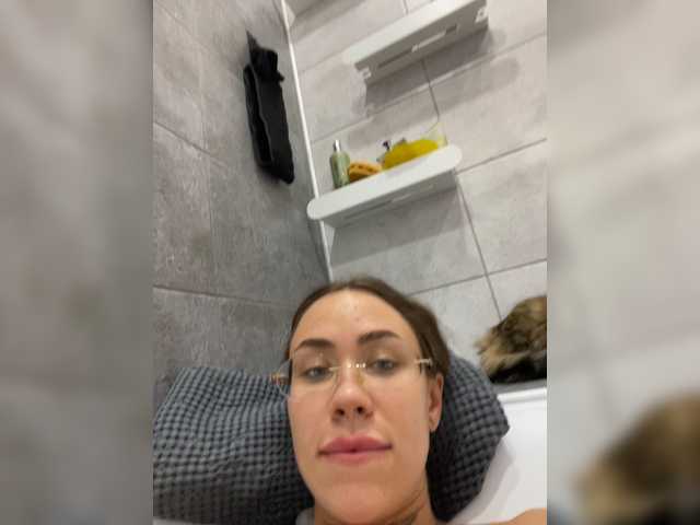 IRAONIC live cam on BongaCams
