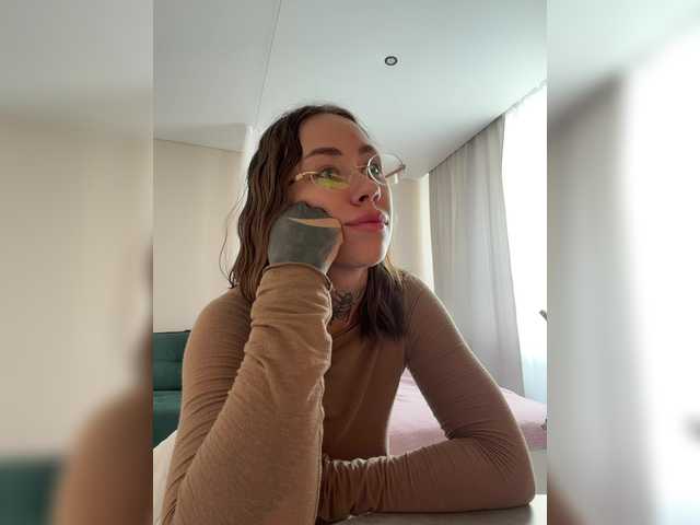 IRAONIC live cam on BongaCams
