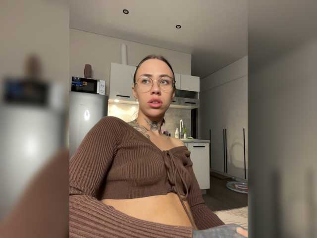 IRAONIC live cam on BongaCams