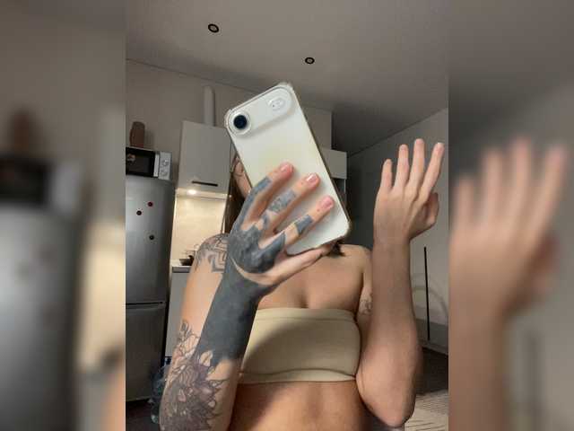 IRAONIC live cam on BongaCams