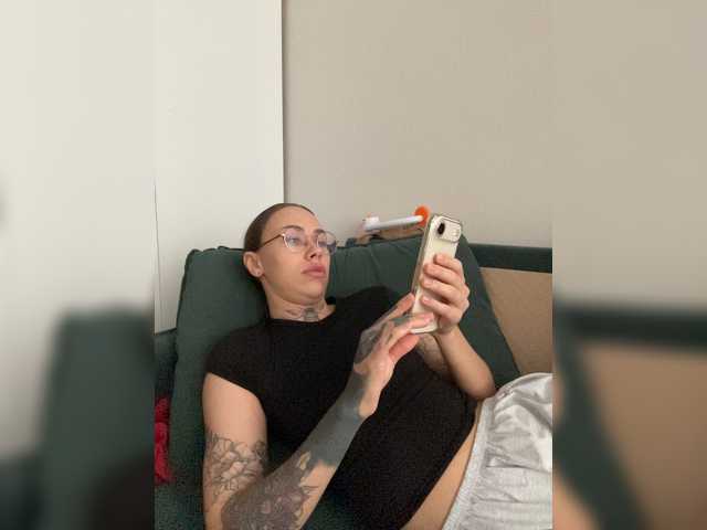 IRAONIC live cam on BongaCams