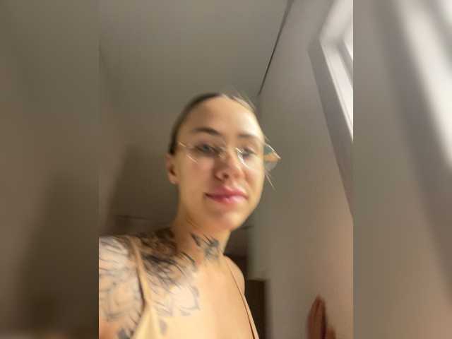 IRAONIC, en vivo ahora en BongaCams