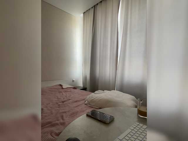 v_-_-_v