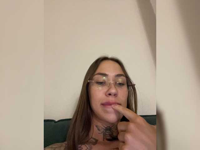 IRAONIC live cam on BongaCams