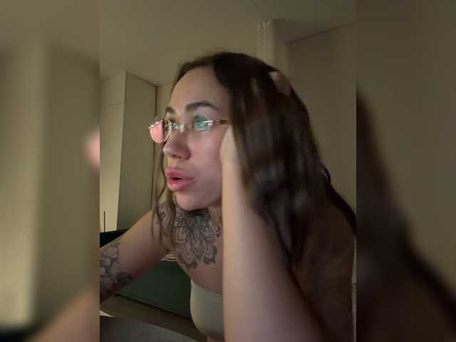 v_-_-_v