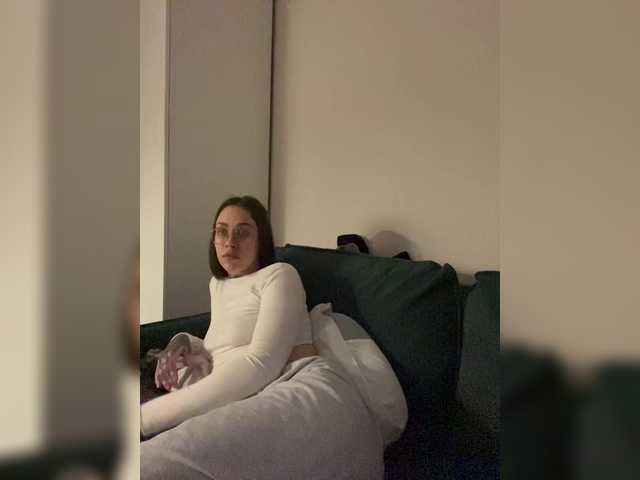 IRAONIC's BongaCams show and profile