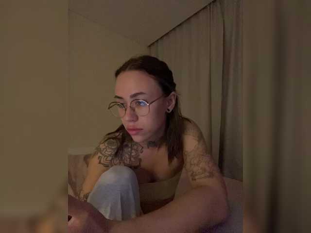 IRAONIC live cam on BongaCams