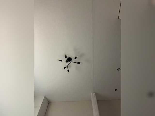 v_-_-_v live cam preview