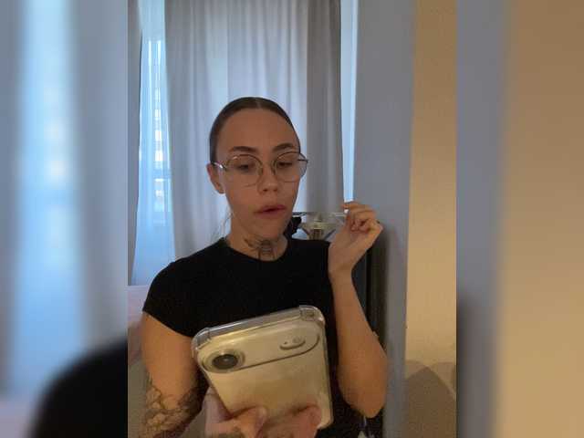 IRAONIC live cam on BongaCams