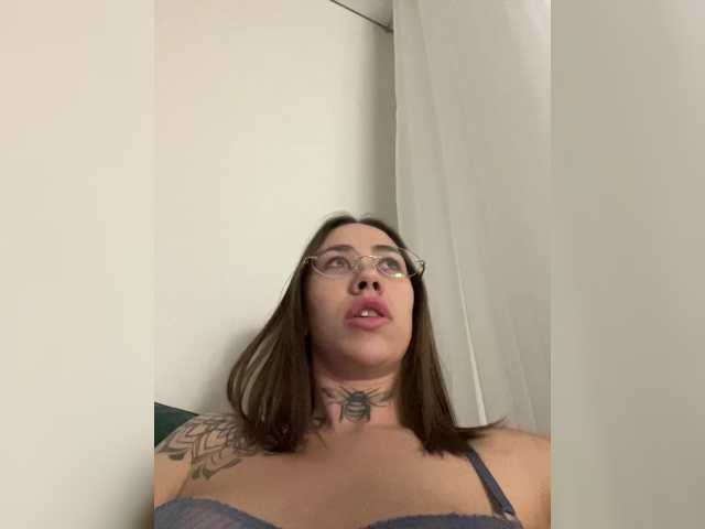 v_-_-_v